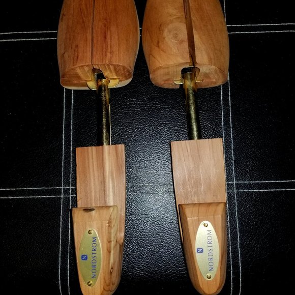Norstrom Cedar Shoe Stretchers - Picture 1 of 3